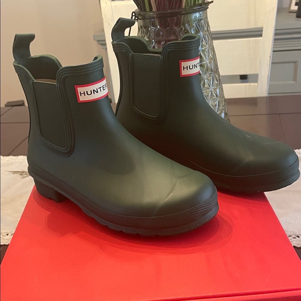 Hunter Dark Green Ankle Boots NWT and box